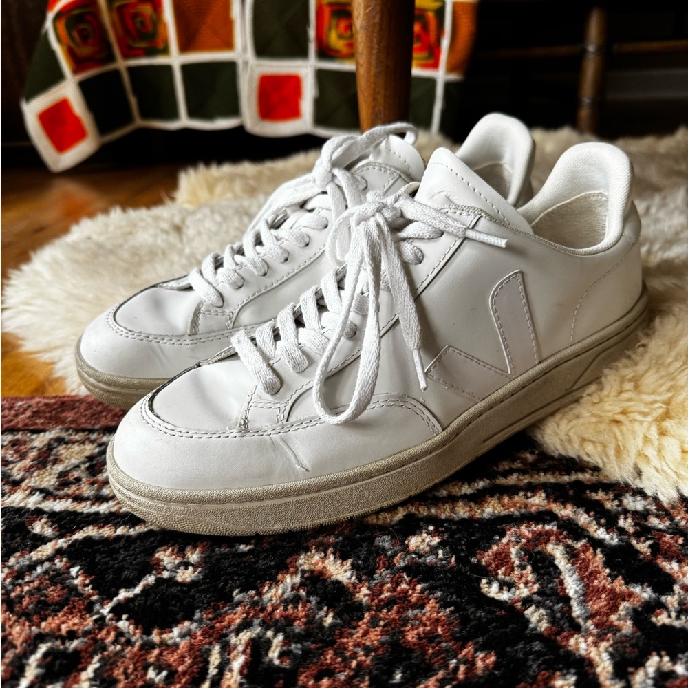 VEJA V-12 Classic Court Low-Top Sneakers